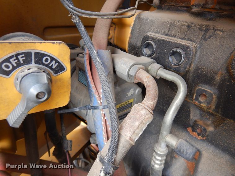 image for item DM5329 2004 John Deere 770CH  motor grader