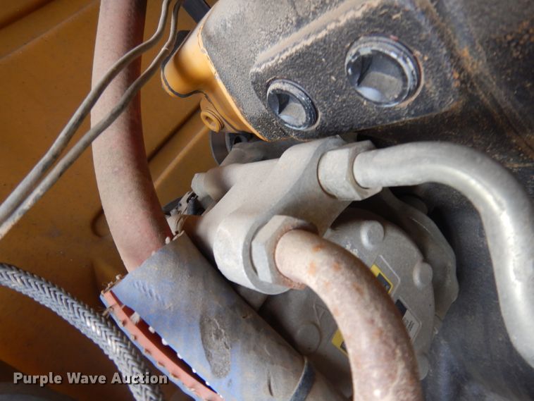 image for item DM5329 2004 John Deere 770CH  motor grader