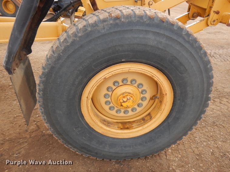 image for item DM5329 2004 John Deere 770CH  motor grader