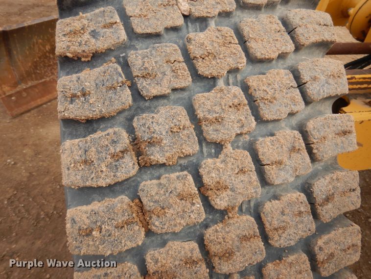 image for item DM5329 2004 John Deere 770CH  motor grader