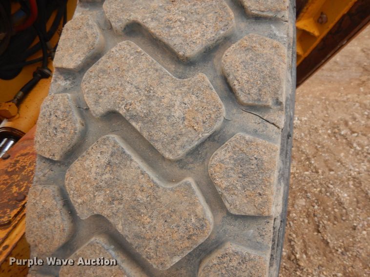 image for item DM5329 2004 John Deere 770CH  motor grader