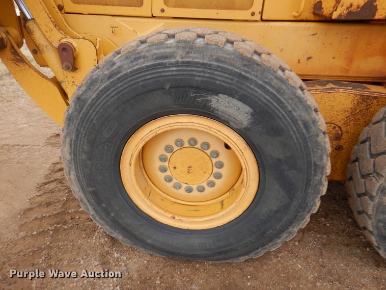 image for item DM5329 2004 John Deere 770CH  motor grader