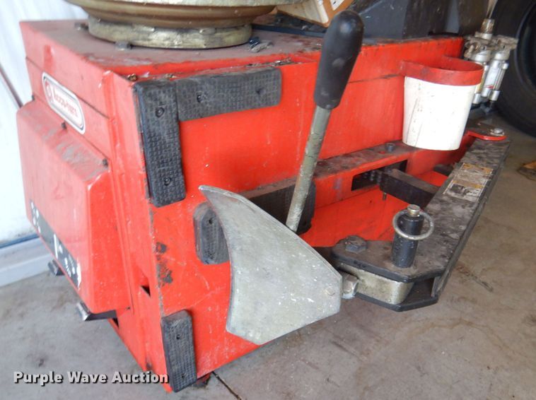 image for item DN5410 Accu-Turn 4501  tire machine