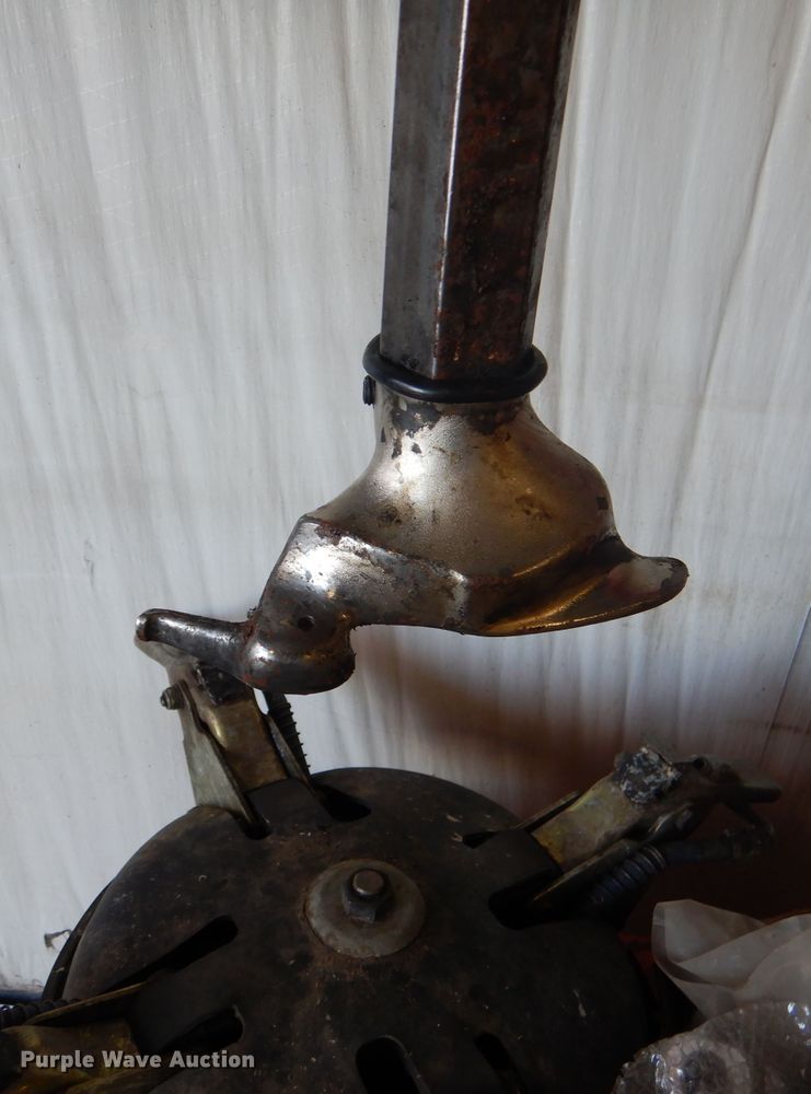 image for item DN5410 Accu-Turn 4501  tire machine