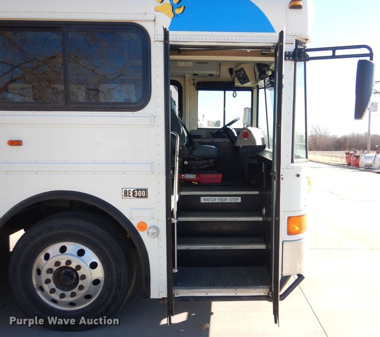 image for item DN5412 2007 International NE300  coach bus