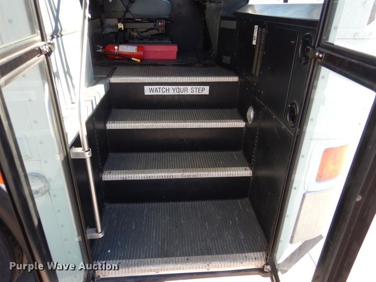 image for item DN5412 2007 International NE300  coach bus