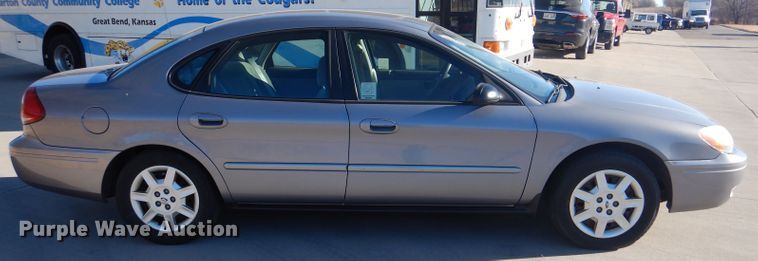 image for item DN5413 2006 Ford Taurus SE