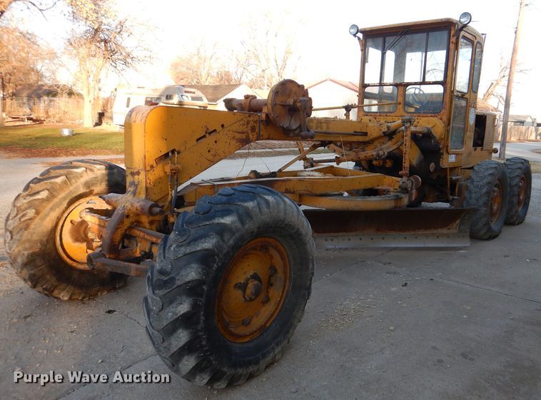image for item DN5418 1964 Caterpillar 12E  rigid frame motor grader