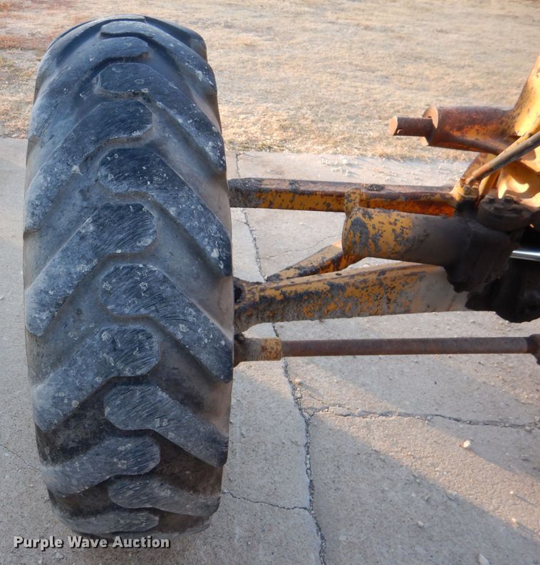 image for item DN5418 1964 Caterpillar 12E  rigid frame motor grader