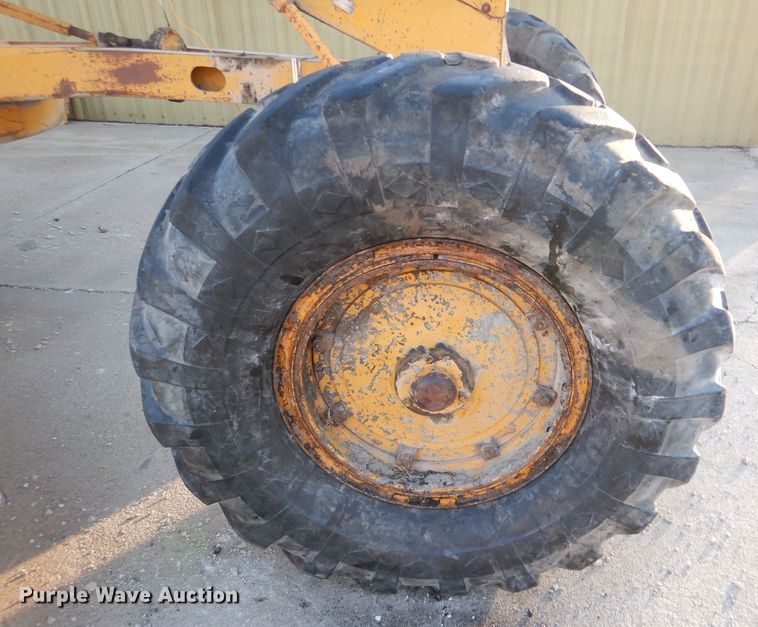 image for item DN5418 1964 Caterpillar 12E  rigid frame motor grader