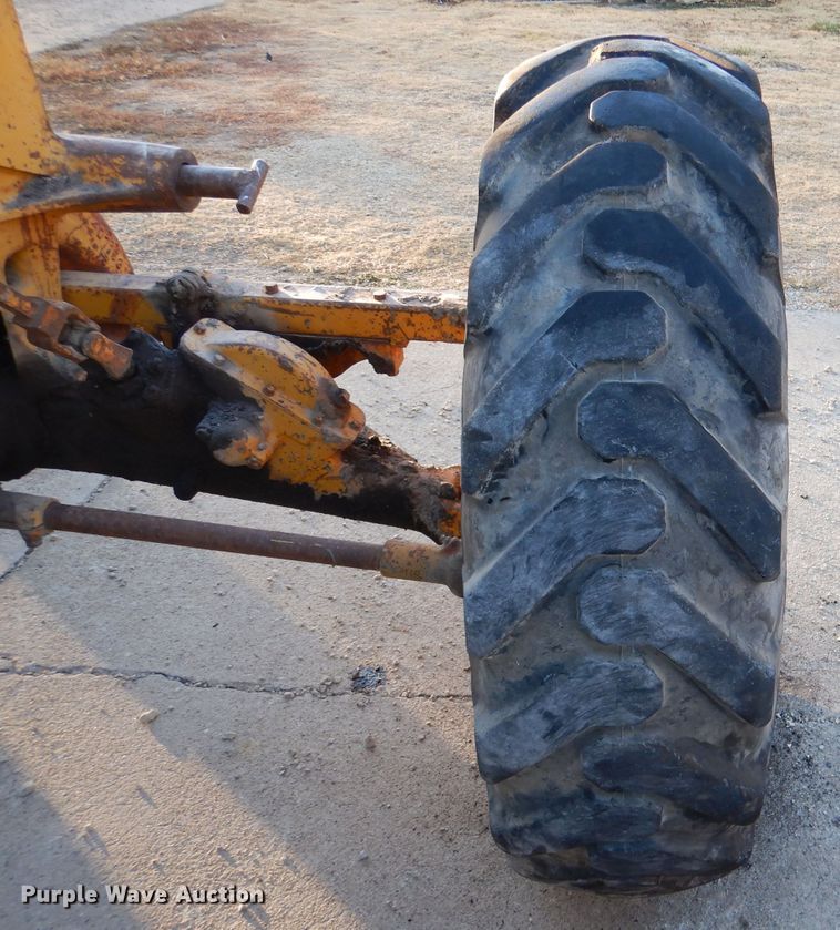 image for item DN5418 1964 Caterpillar 12E  rigid frame motor grader