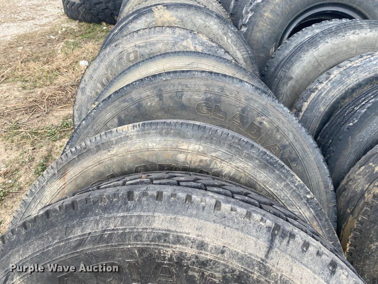image for item DN6613 Approximately 30 tires