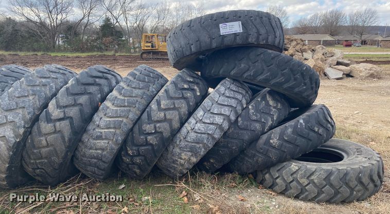 image for item DN6613 Approximately 30 tires