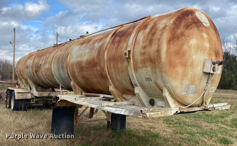 image for item DN6626 1975  tank trailer