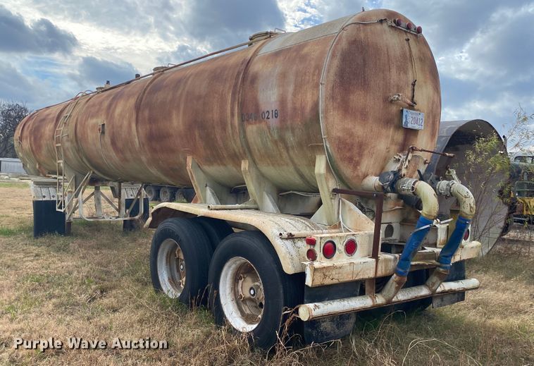 image for item DN6626 1975  tank trailer