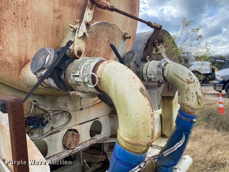 image for item DN6626 1975  tank trailer