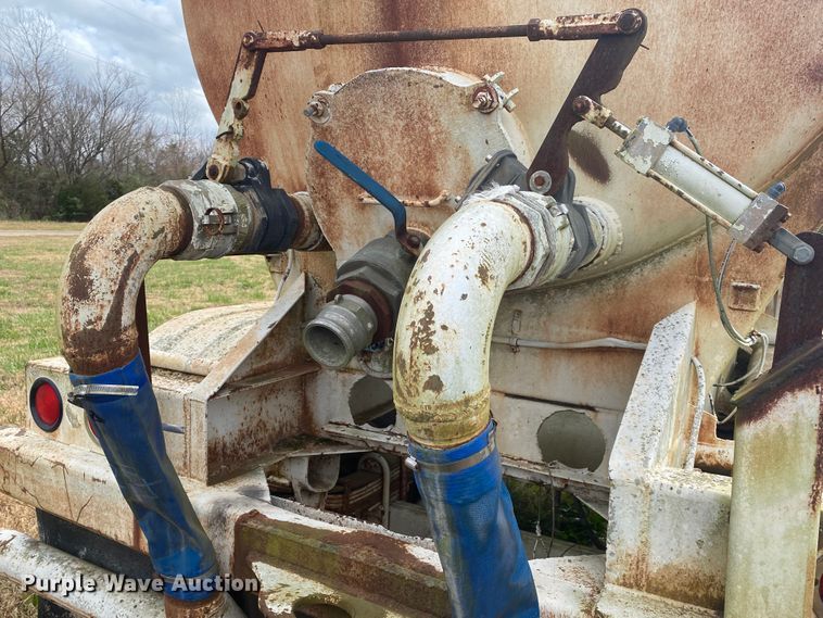 image for item DN6626 1975  tank trailer