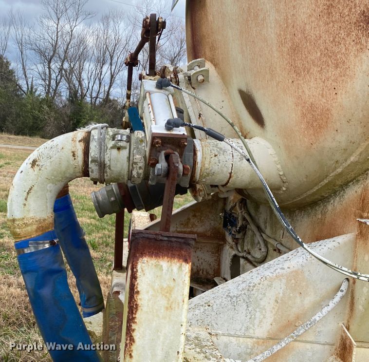 image for item DN6626 1975  tank trailer