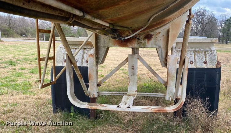 image for item DN6626 1975  tank trailer