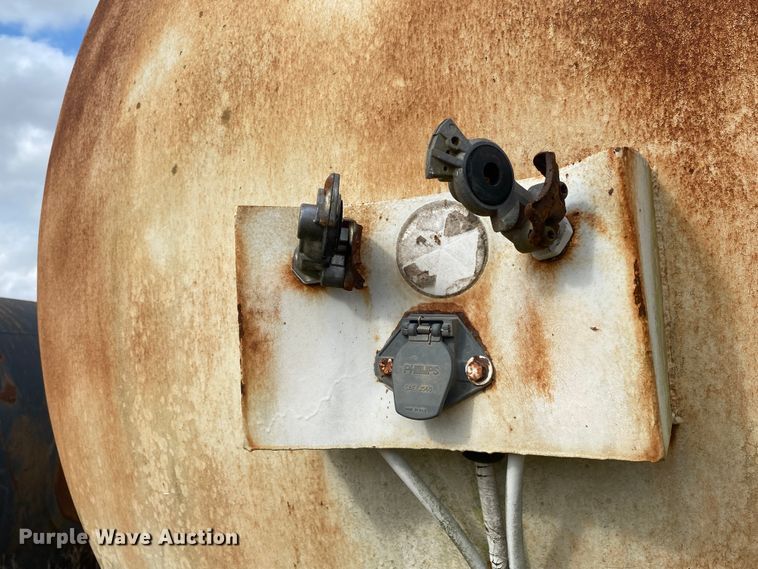 image for item DN6626 1975  tank trailer