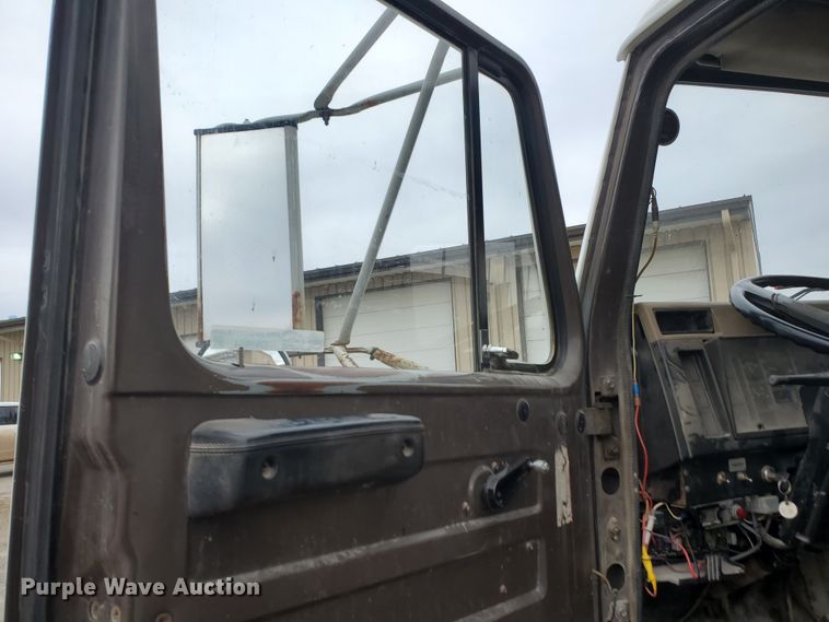 image for item GK9984 1992 International 4700  dump truck