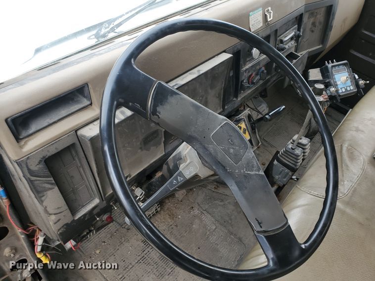 image for item GK9984 1992 International 4700  dump truck