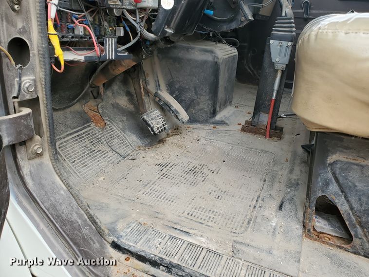 image for item GK9984 1992 International 4700  dump truck