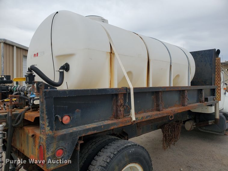 image for item GK9984 1992 International 4700  dump truck