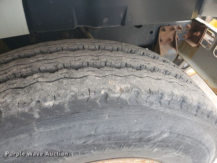 image for item GK9984 1992 International 4700  dump truck