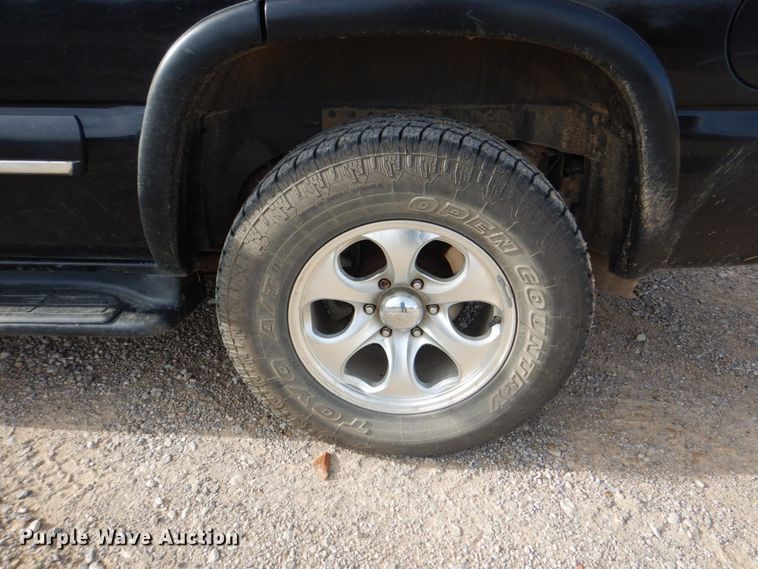 image for item ID9185 2001 Chevrolet Tahoe  SUV