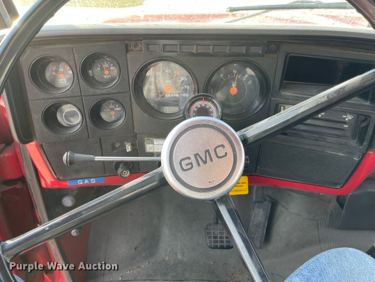 image for item IJ9508 1989 GMC C7000  pumper fire truck