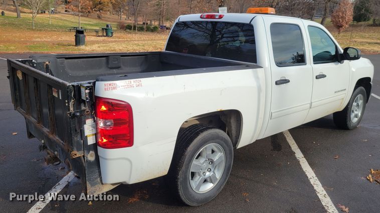 image for item IV9720 2012 Chevrolet Silverado 1500  Crew Cab pickup truck