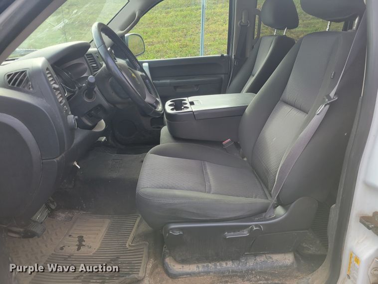 image for item IV9720 2012 Chevrolet Silverado 1500  Crew Cab pickup truck