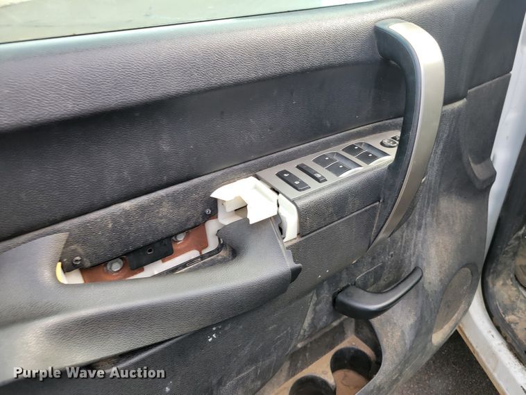 image for item IV9720 2012 Chevrolet Silverado 1500  Crew Cab pickup truck