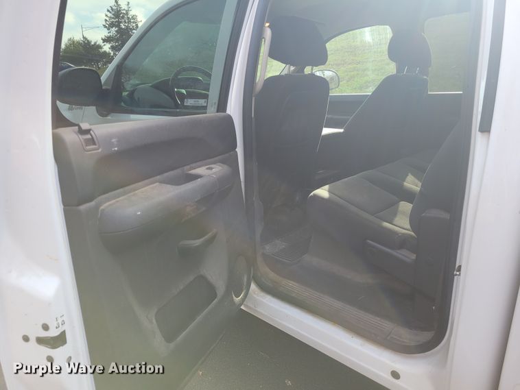 image for item IV9720 2012 Chevrolet Silverado 1500  Crew Cab pickup truck