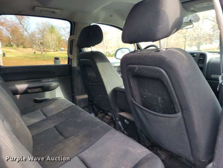 image for item IV9720 2012 Chevrolet Silverado 1500  Crew Cab pickup truck