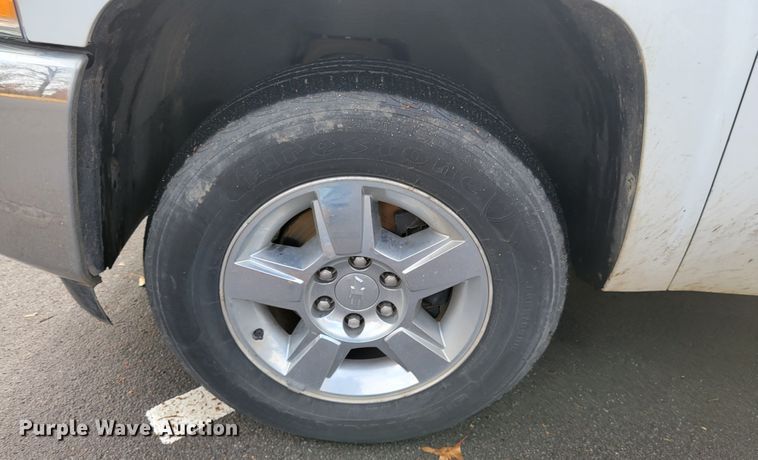 image for item IV9720 2012 Chevrolet Silverado 1500  Crew Cab pickup truck