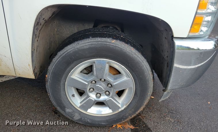 image for item IV9720 2012 Chevrolet Silverado 1500  Crew Cab pickup truck