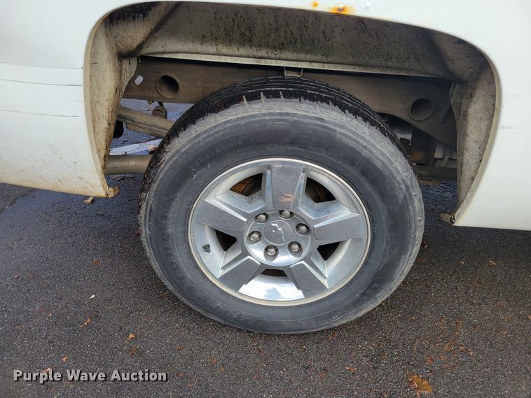 image for item IV9720 2012 Chevrolet Silverado 1500  Crew Cab pickup truck