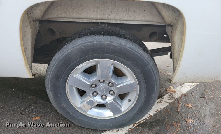 image for item IV9720 2012 Chevrolet Silverado 1500  Crew Cab pickup truck