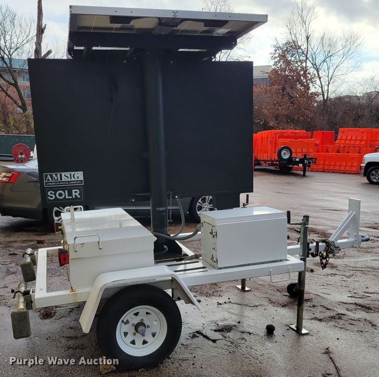 image for item IV9721 2011 American Signal  message board trailer