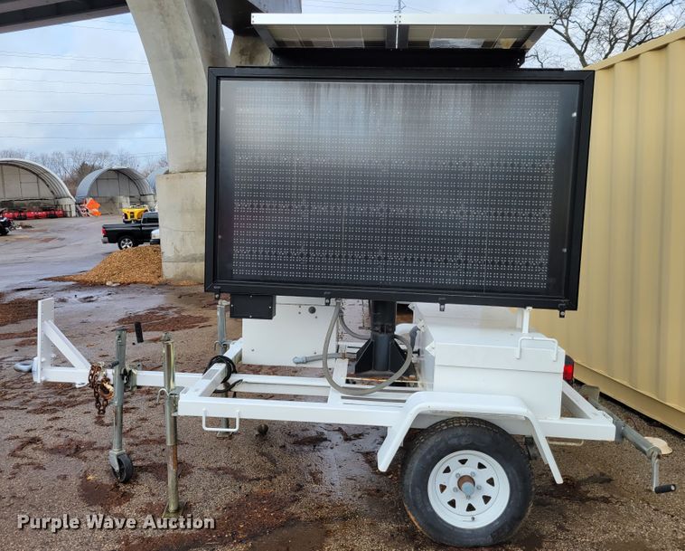 image for item IV9721 2011 American Signal  message board trailer