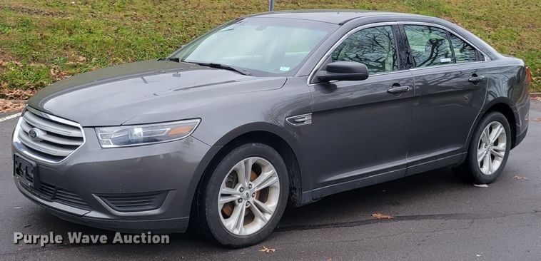 image for item IV9723 2016 Ford Taurus