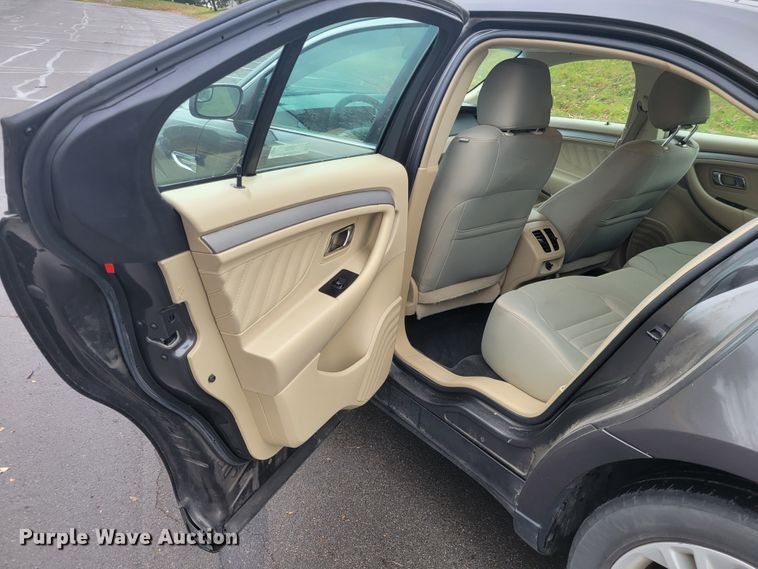 image for item IV9723 2016 Ford Taurus