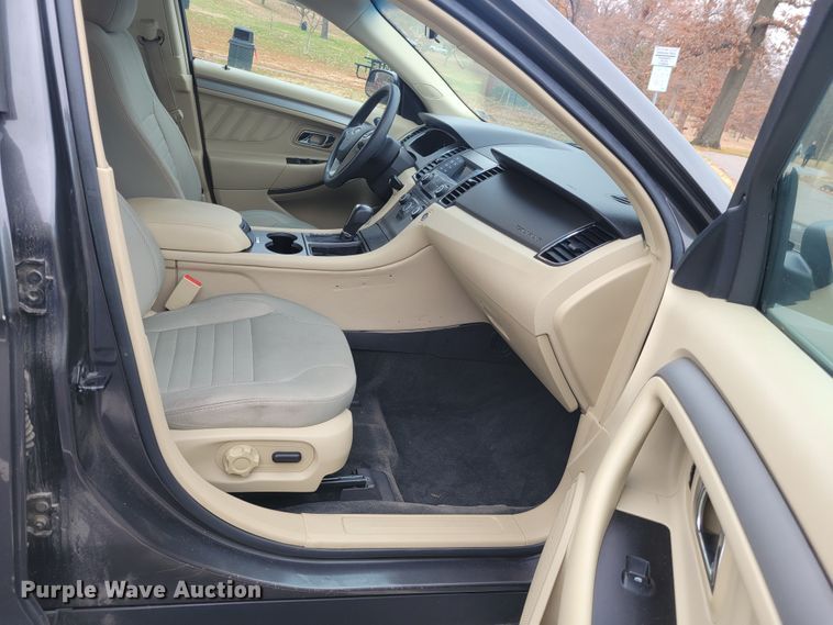 image for item IV9723 2016 Ford Taurus