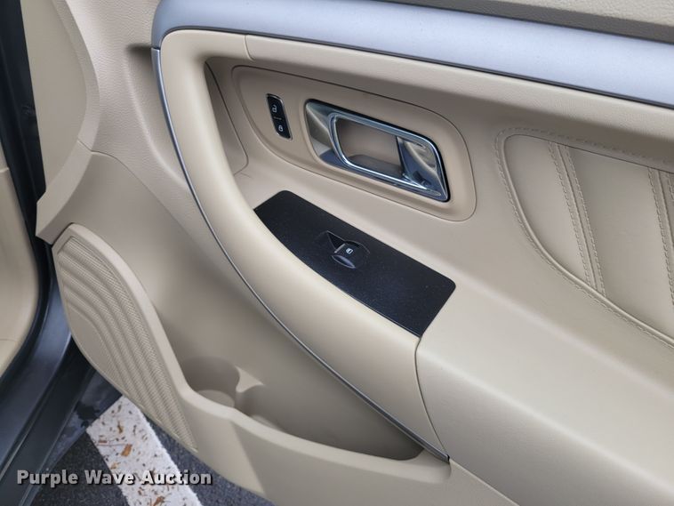 image for item IV9723 2016 Ford Taurus