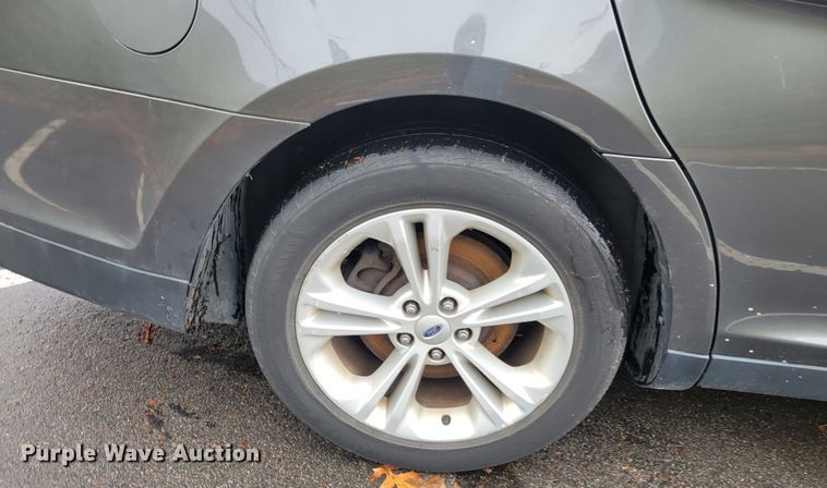 image for item IV9723 2016 Ford Taurus