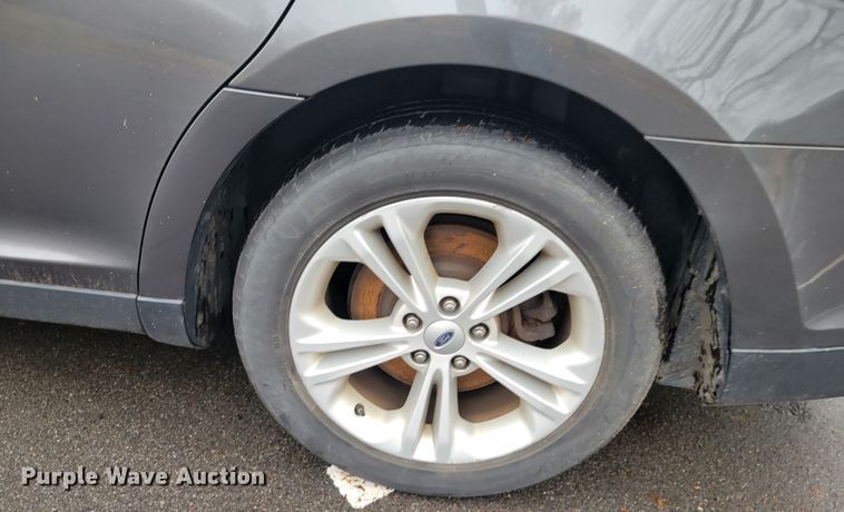 image for item IV9723 2016 Ford Taurus