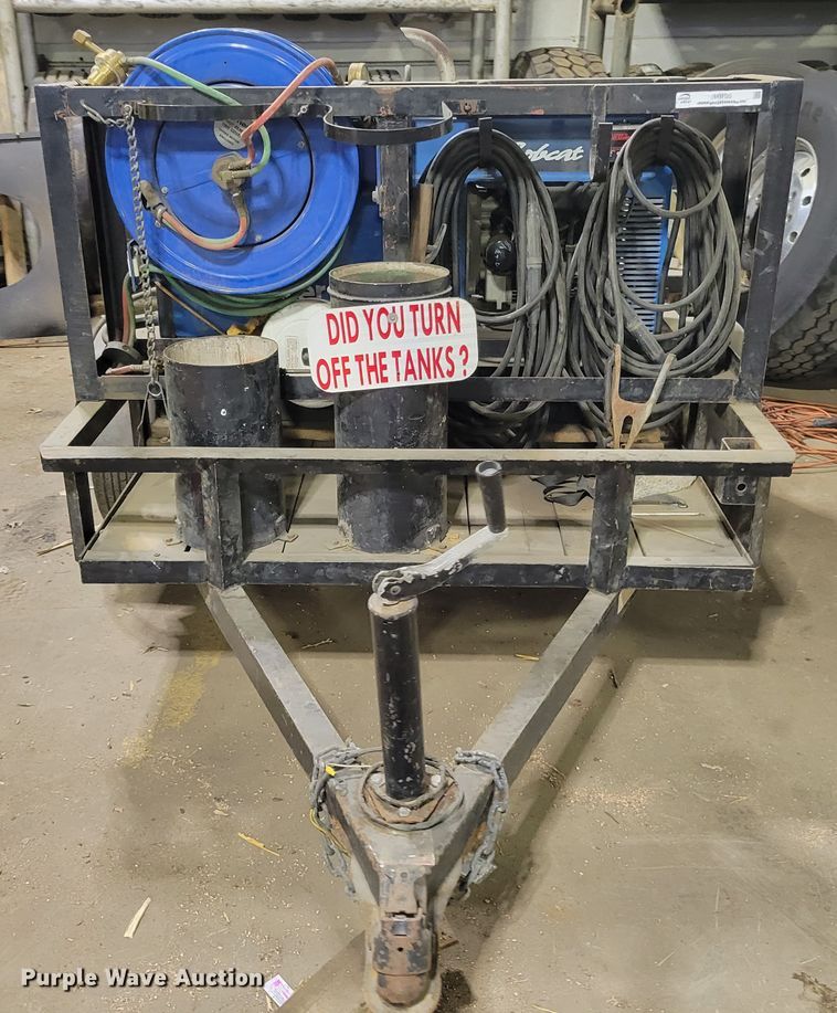 image for item IV9725 Miller Bobcat 225NT  welder/generator