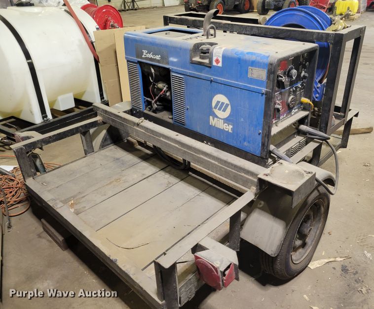image for item IV9725 Miller Bobcat 225NT  welder/generator